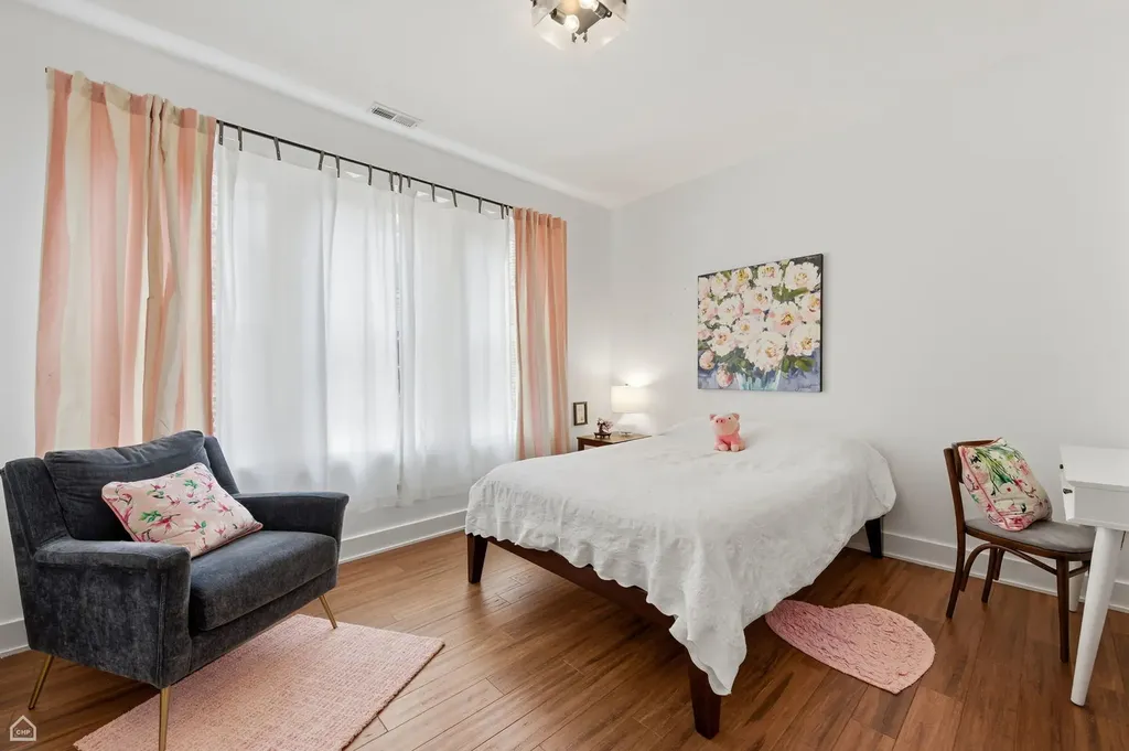 1215 East Madison Park Avenue Chicago IL 60615