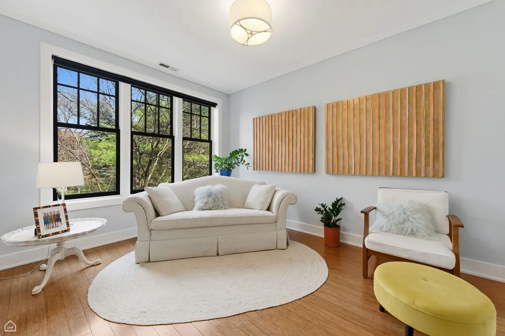 1215 East Madison Park Avenue Chicago IL 60615