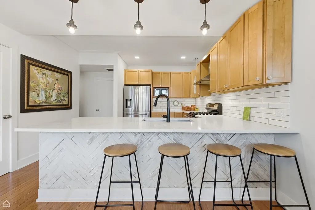 1215 East Madison Park Avenue Chicago IL 60615