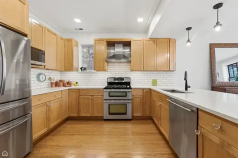 1215 East Madison Park Avenue Chicago IL 60615
