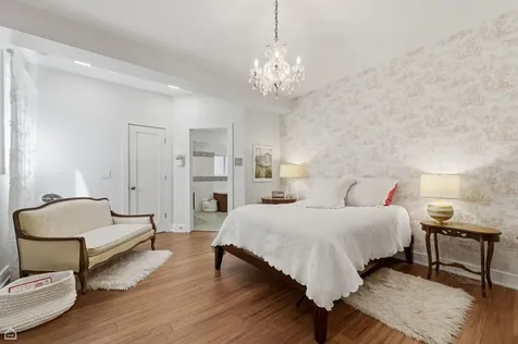 1215 East Madison Park Avenue Chicago IL 60615