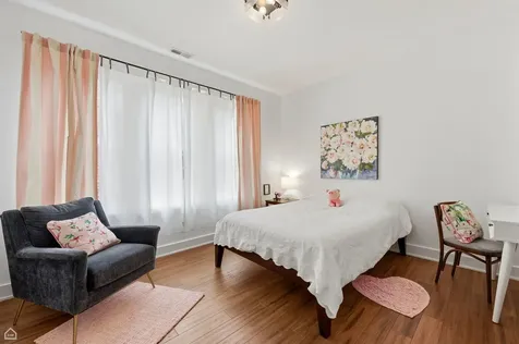 1215 East Madison Park Avenue Chicago IL 60615