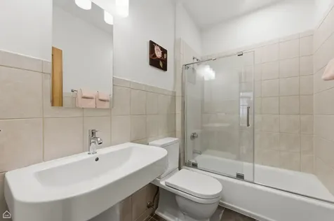 1215 East Madison Park Avenue Chicago IL 60615