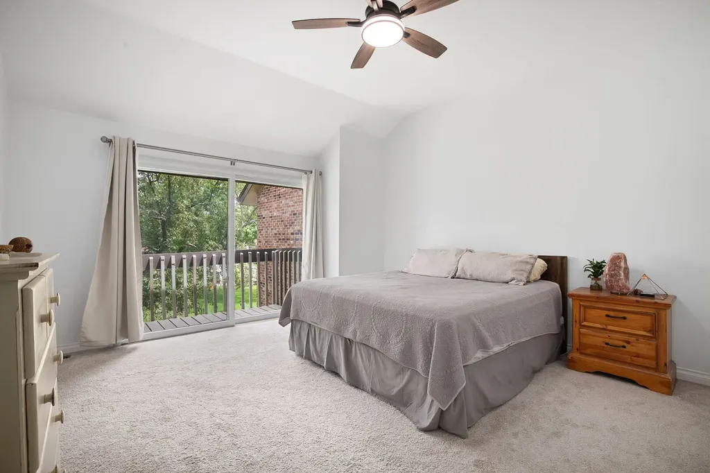 21 Kyle Court Willowbrook IL 60527