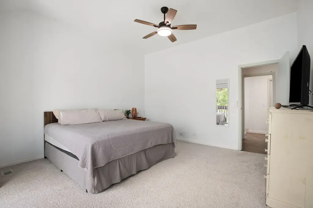 21 Kyle Court Willowbrook IL 60527