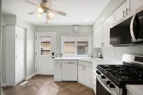 21 Kyle Court Willowbrook IL 60527
