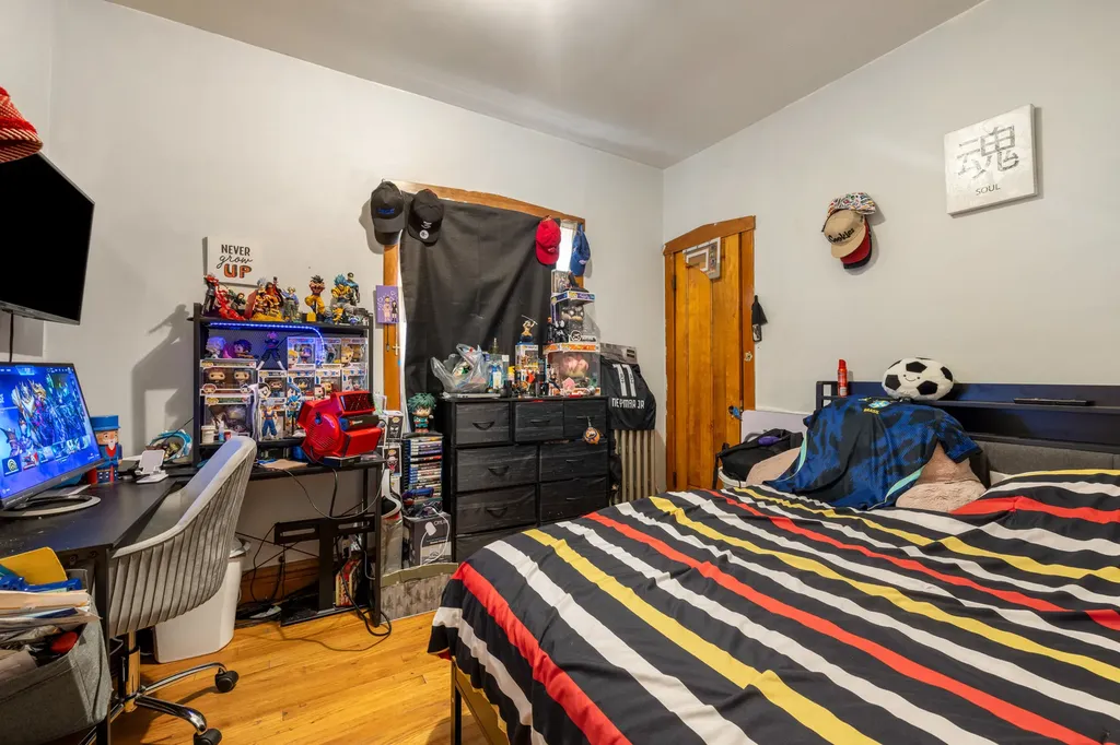 3031 North Davlin Court Chicago IL 60618