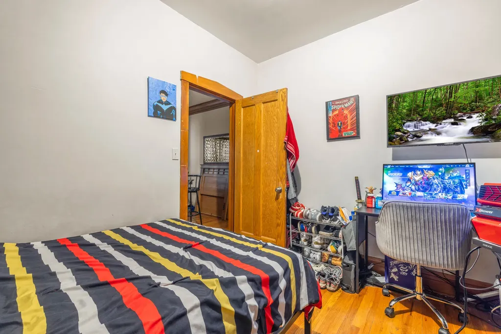 3031 North Davlin Court Chicago IL 60618