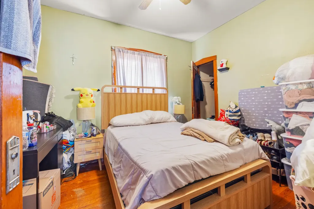 3031 North Davlin Court Chicago IL 60618