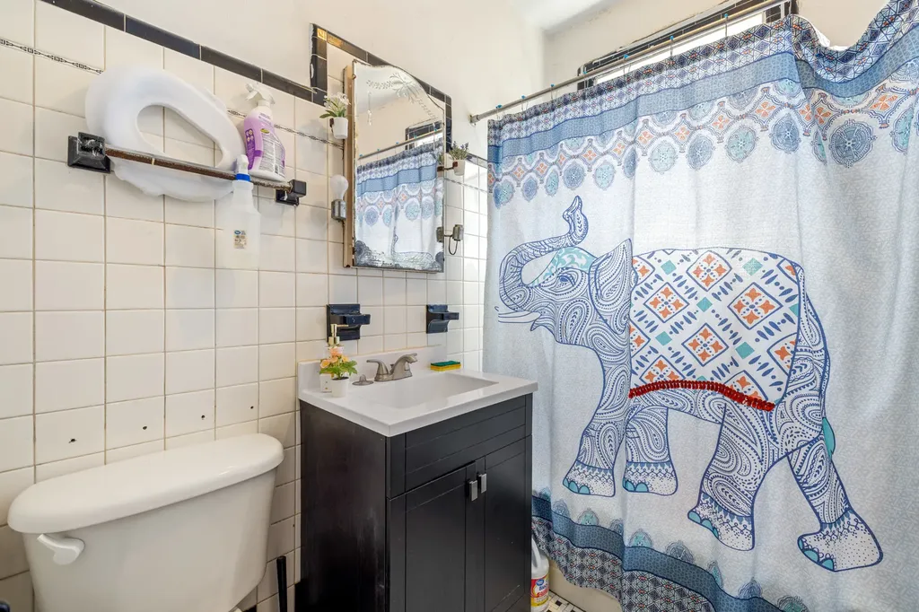 3031 North Davlin Court Chicago IL 60618