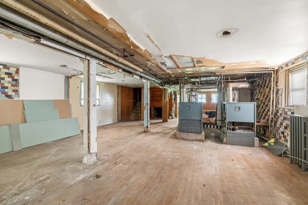 3031 North Davlin Court Chicago IL 60618