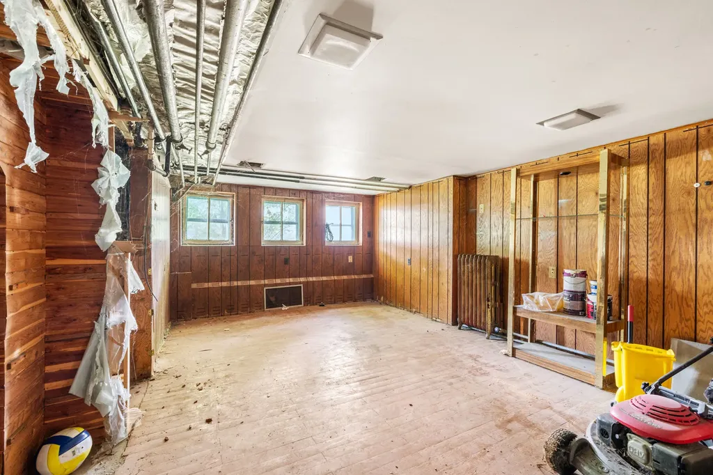 3031 North Davlin Court Chicago IL 60618