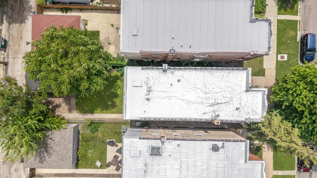 3031 North Davlin Court Chicago IL 60618