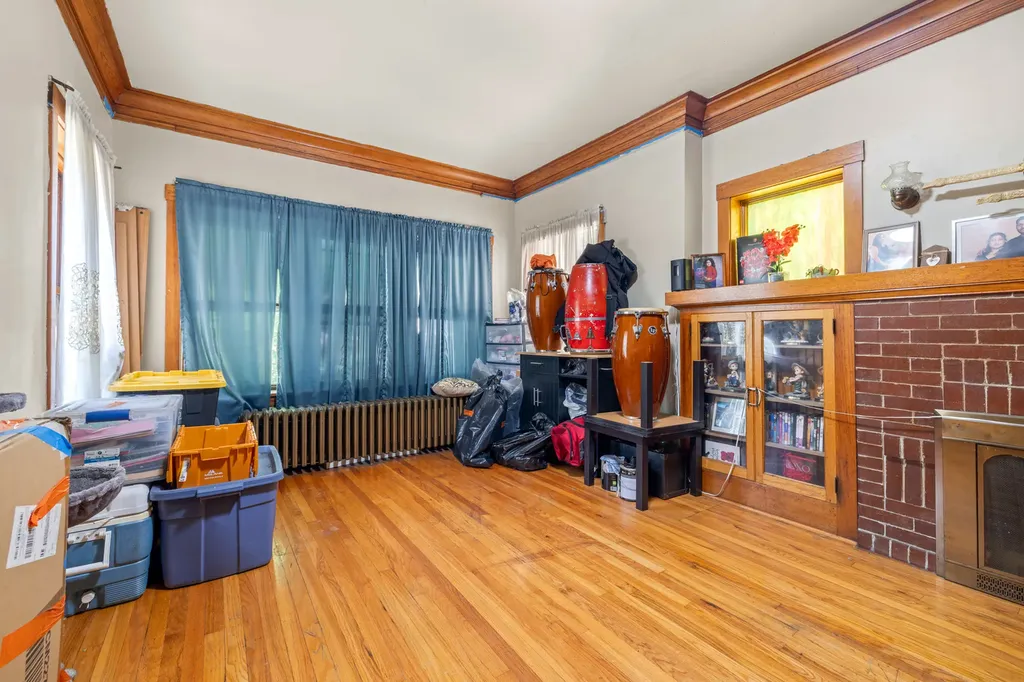 3031 North Davlin Court Chicago IL 60618