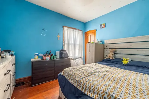 3031 North Davlin Court Chicago IL 60618