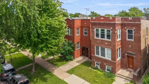 3031 North Davlin Court Chicago IL 60618