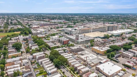 3031 North Davlin Court Chicago IL 60618