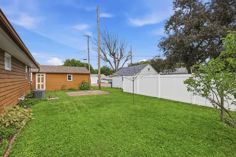 1116 53RD Street Moline IL 61265