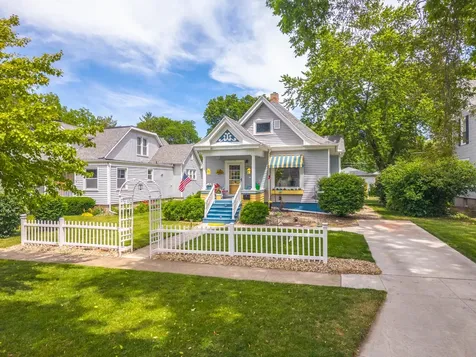729 West Henry Street Pontiac IL 61764