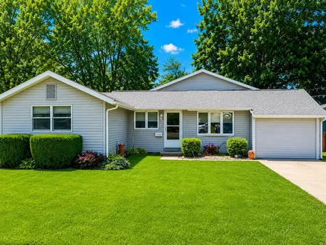 1105 Avenue I Sterling IL 61081