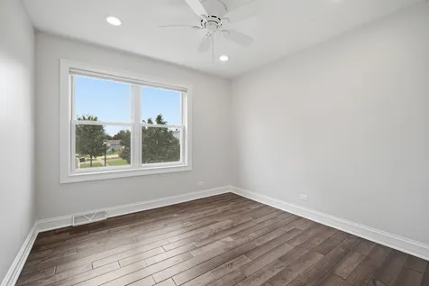 1596 Texas Street Elk Grove Village IL 60007