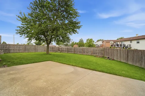 1596 Texas Street Elk Grove Village IL 60007