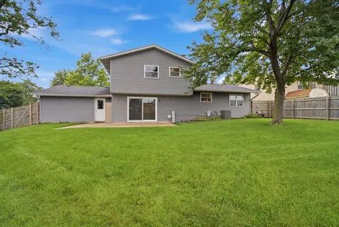 1596 Texas Street Elk Grove Village IL 60007