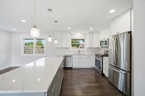 1596 Texas Street Elk Grove Village IL 60007