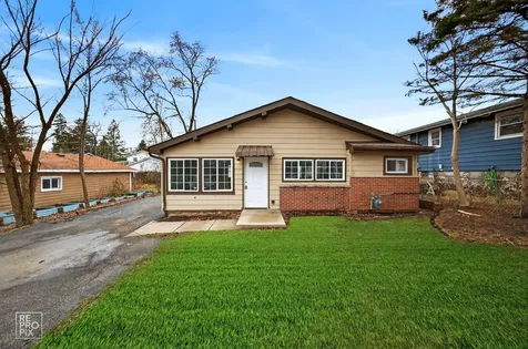 33704 North Oakland Drive Gages Lake IL 60030
