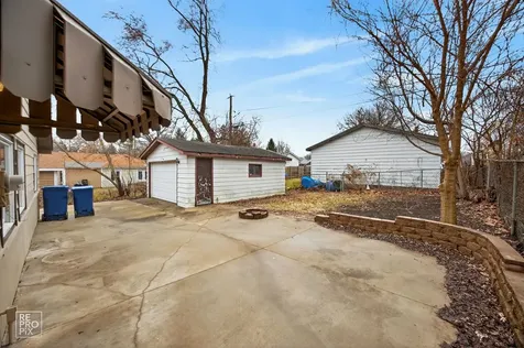 33704 North Oakland Drive Gages Lake IL 60030