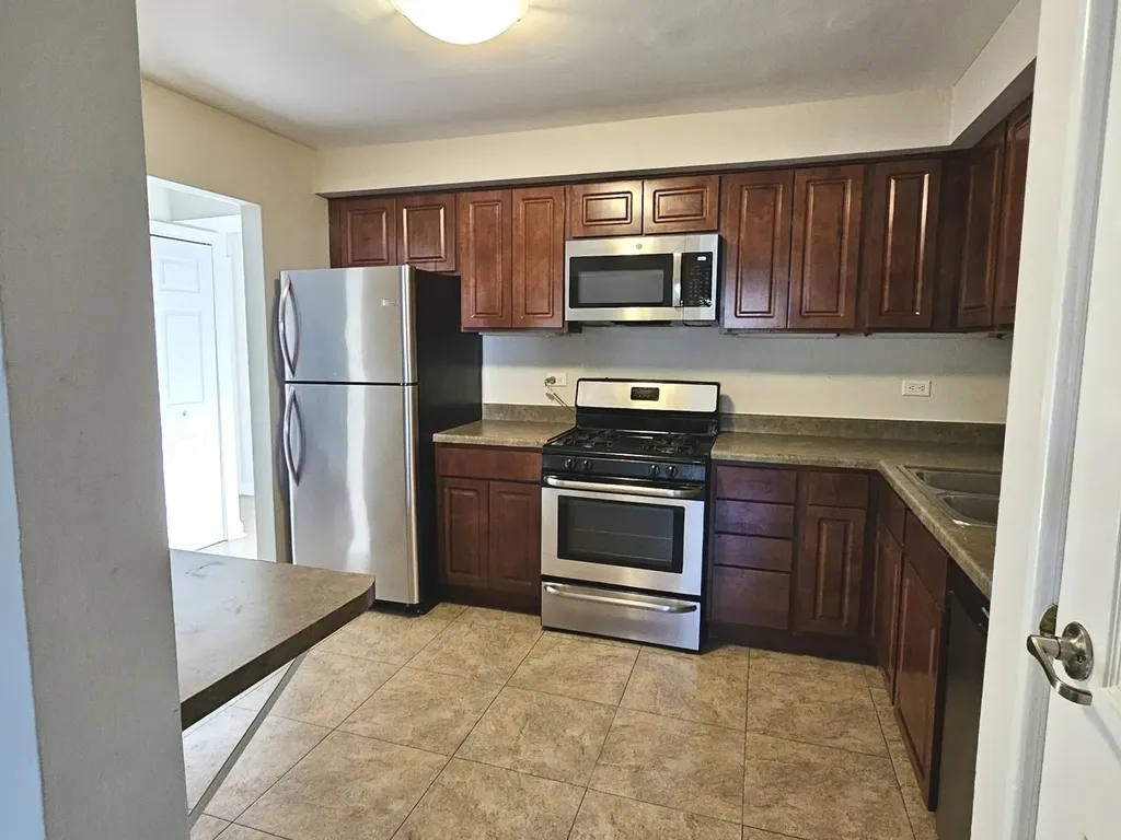 228 Monroe Road Bolingbrook IL 60440