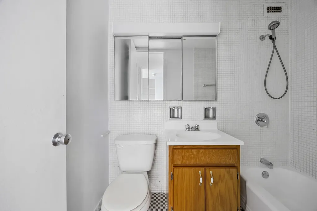 4800 South Chicago Beach Drive Chicago IL 60615