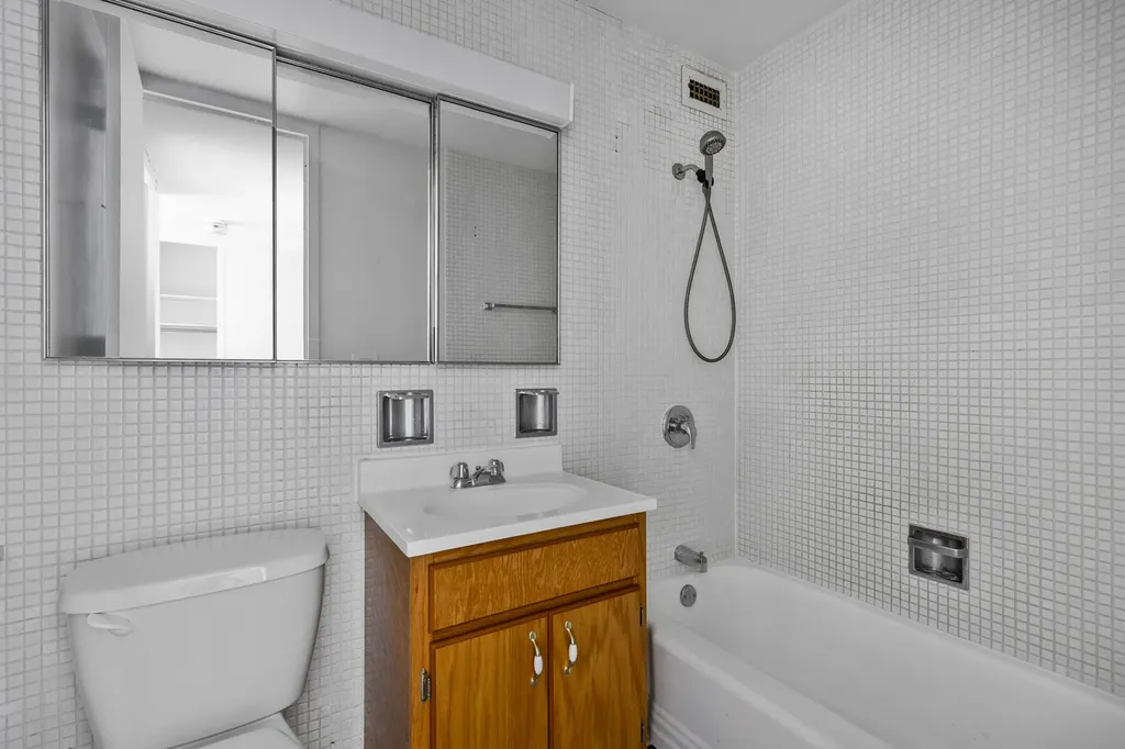 4800 South Chicago Beach Drive Chicago IL 60615