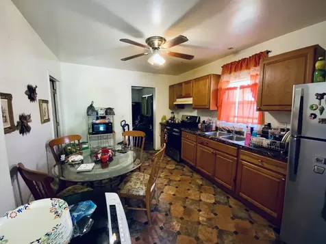 706 Broadway Avenue North Chicago IL 60064