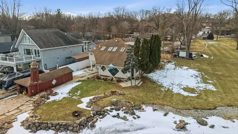6N263 River Drive St. Charles IL 60174