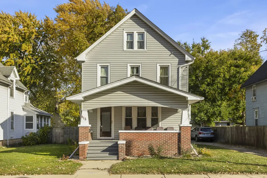 415 Blackhawk Street Aurora IL 60506