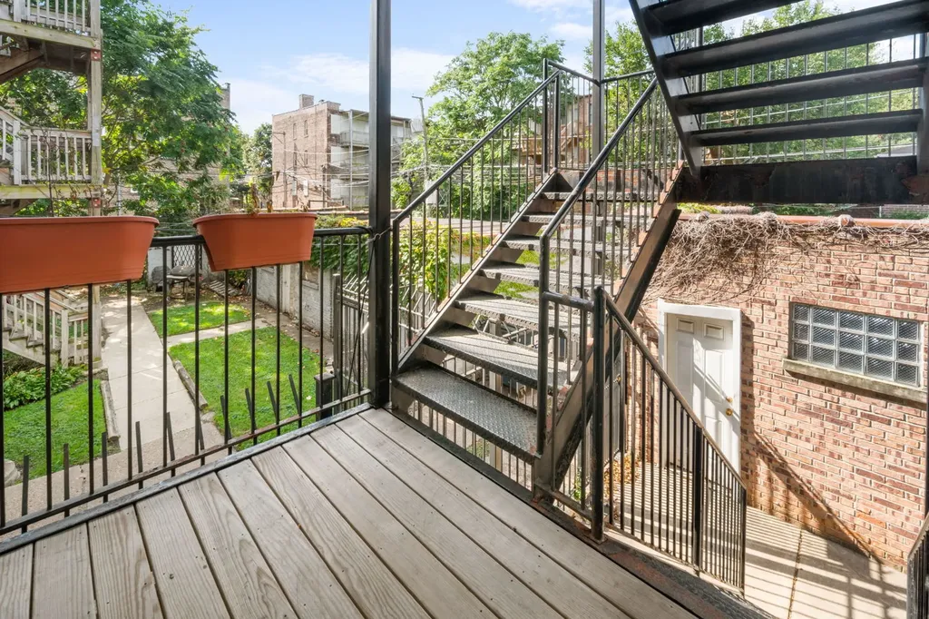 6742 South Clyde Avenue Chicago IL 60649