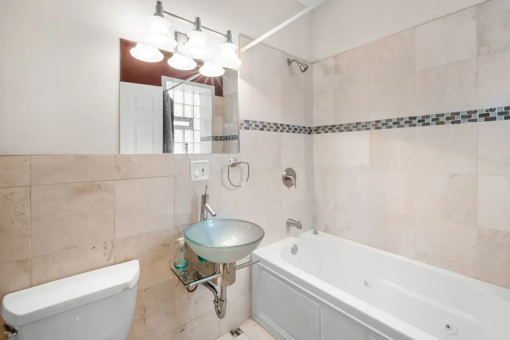 6742 South Clyde Avenue Chicago IL 60649