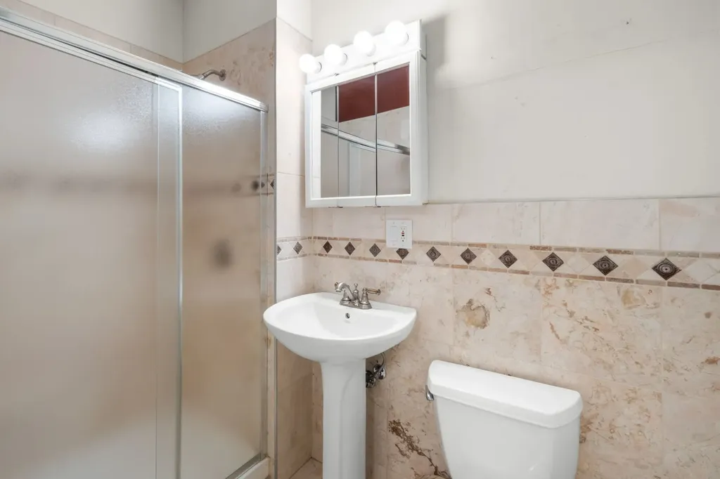 6742 South Clyde Avenue Chicago IL 60649