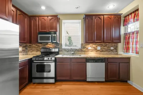 6742 South Clyde Avenue Chicago IL 60649
