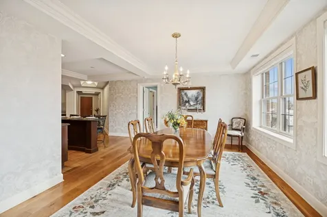 10 East Burlington Street Riverside IL 60546