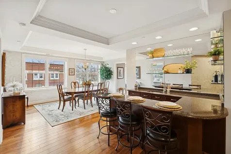 10 East Burlington Street Riverside IL 60546
