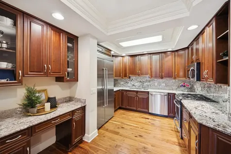 10 East Burlington Street Riverside IL 60546