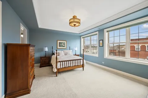10 East Burlington Street Riverside IL 60546