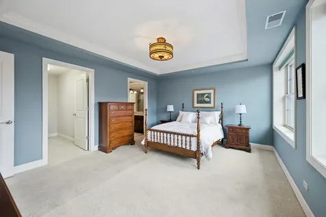 10 East Burlington Street Riverside IL 60546