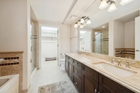 10 East Burlington Street Riverside IL 60546