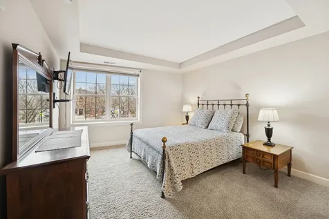 10 East Burlington Street Riverside IL 60546