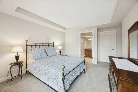 10 East Burlington Street Riverside IL 60546