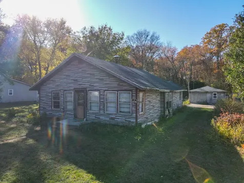 2863 Shadow Lawn Momence IL 60954