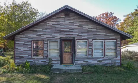 2863 Shadow Lawn Momence IL 60954